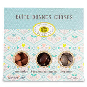 Mazet de Montargis - Macadamia nuts covered by chocolate