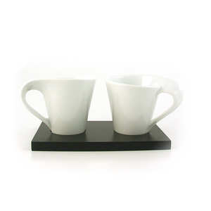 Lot de 2 grandes tasses sur plateau bois Lot de 2 grandes tasses sur plateau bois