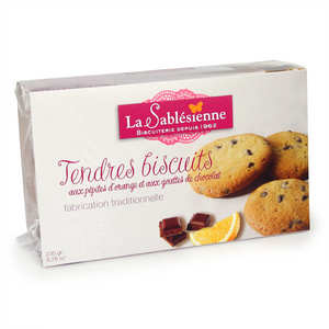 Biscuiterie La Sabl&eacute;sienne - Tendres biscuits aux p&eacute;pites d'orange et aux gouttes de chocolat