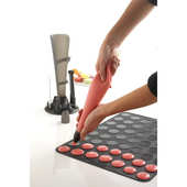 Mastrad - Coffret macarons (poche &agrave; douille+plaque silicone+livre)