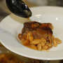 Audary Castelnaudary - Cassoulet de Castelnaudary au confit de canard et son plat en terre - 3/4 parts Audary Castelnaudary - Cassoulet de Castelnaudary au confit de canard et son plat en terre - 3/4 parts