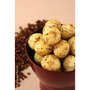 Le Grand Noyer - Roasted macadamia nut with sichuan peppercorns