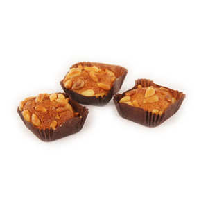 Mireille Faucher - Petits carrés aux amandes et aux pignons de Pin Mireille Faucher - Petits carrés aux amandes et aux pignons de Pin
