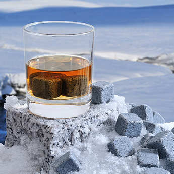 Pierre à whisky en granit bleu de Bretagne - On The Rocks Pierre à whisky en granit bleu de Bretagne - On The Rocks