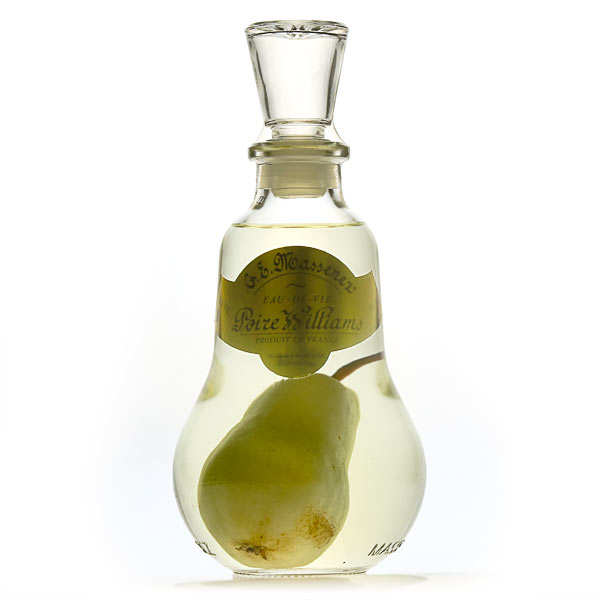 Eau de vie poire prisonnière - 40% - Bouteille 70cl et son étui