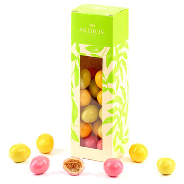 Petits oeufs feuilletés aux couleurs assorties Petits oeufs feuilletés aux couleurs assorties