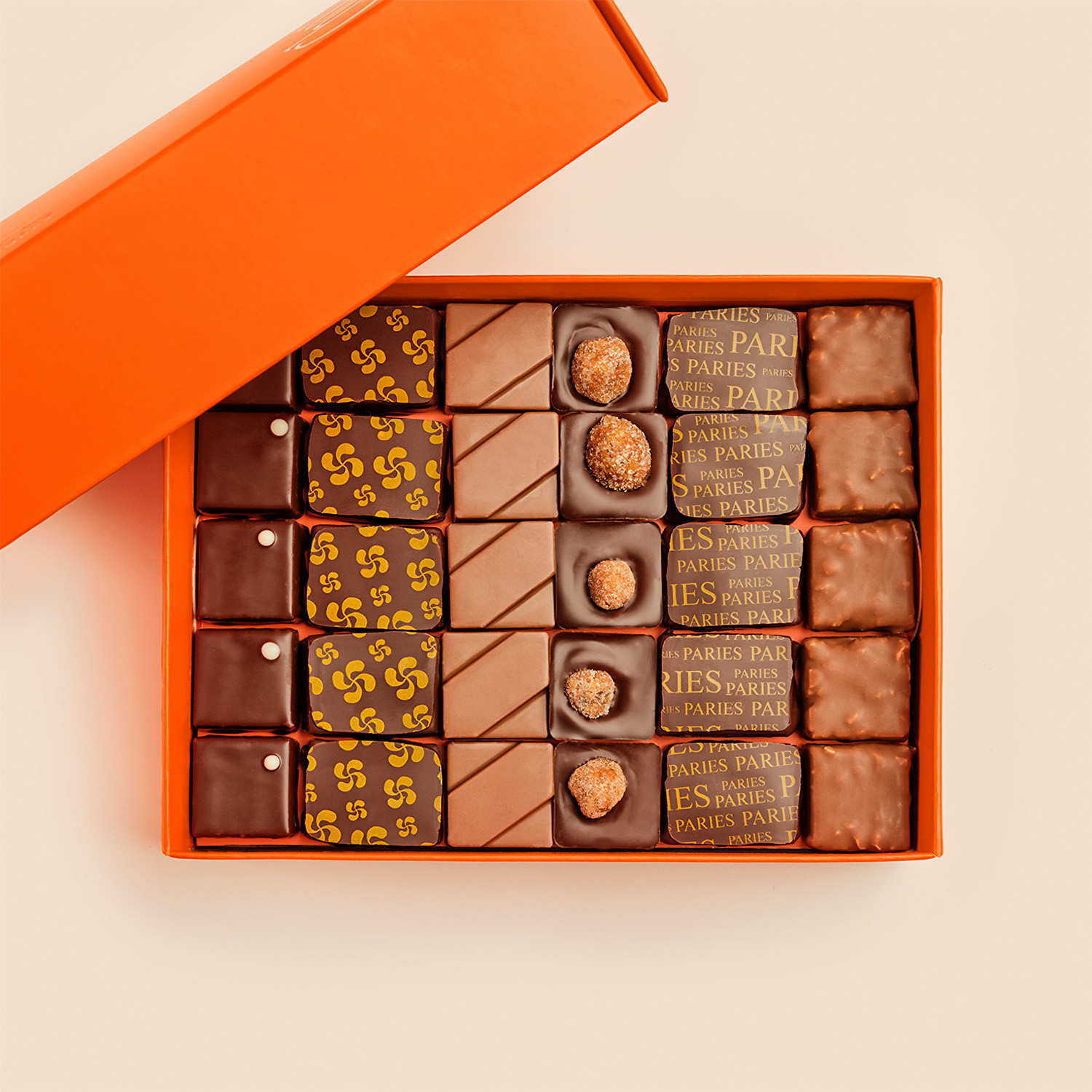 Coffret carrés chocolats noir intense Valrhona - Boutique Cité