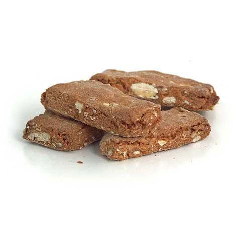 Crunchy Biscuits With Almonds Walnuts And Chestnut Flour L Atelier Du Miel Et De La Chataigne
