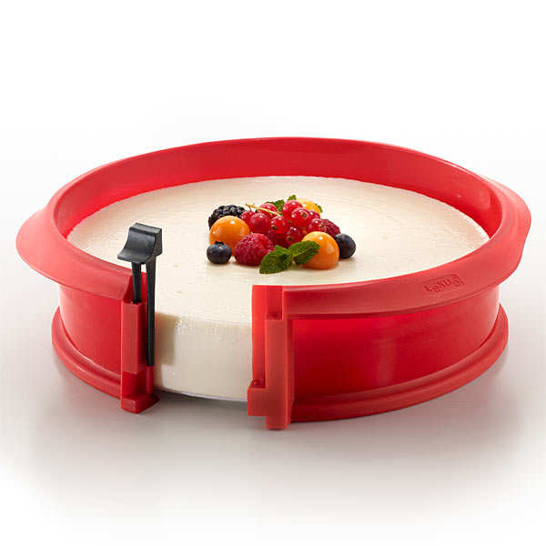 Red Uniware 8x2 Silicone Birthday Cake Mould