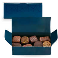 Les Essentiels Valrhona dark and milk chocolate box 32 squares